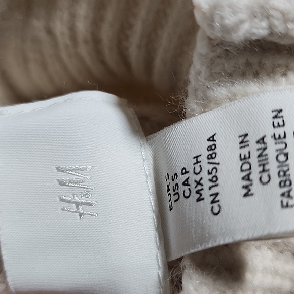 H&M Women's Beige Turtleneck Sweater - Picture 5 of 7